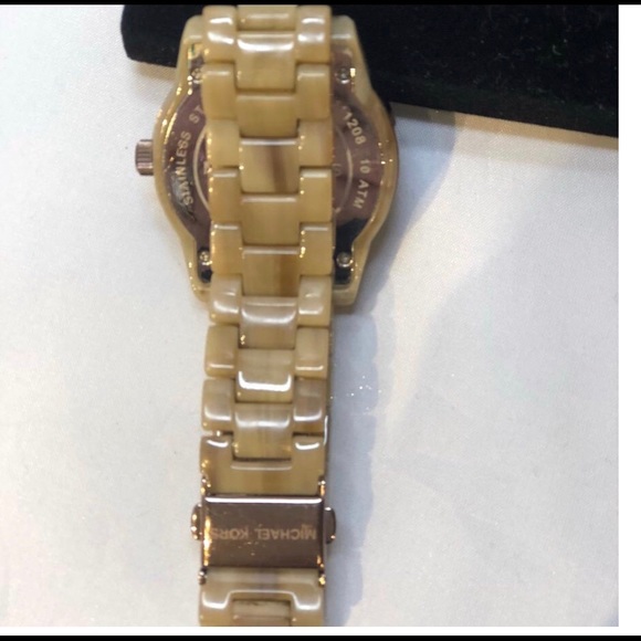 SALE 💕 Micheal Kors MK5271 Horn Watch, Ivory - Picture 4 of 4